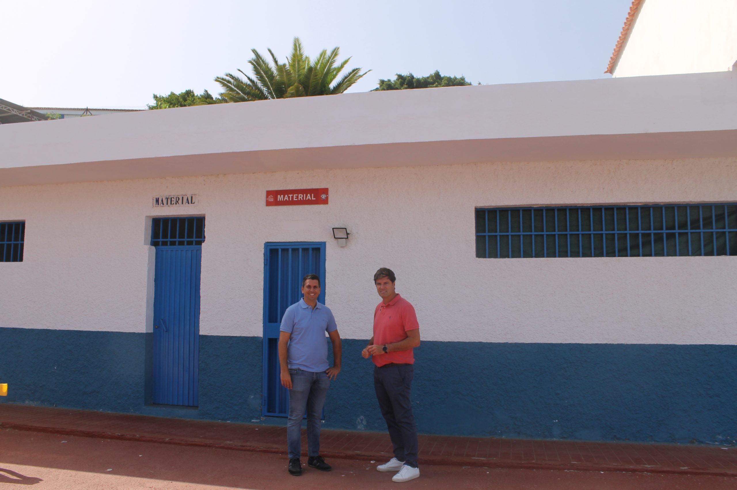 COMIENZAN LAS OBRAS DE REPARACIÓN DE LOS VESTUARIOS DEL CAMPO DE FÚTBOL DE PUERTO DE SANTIAGO