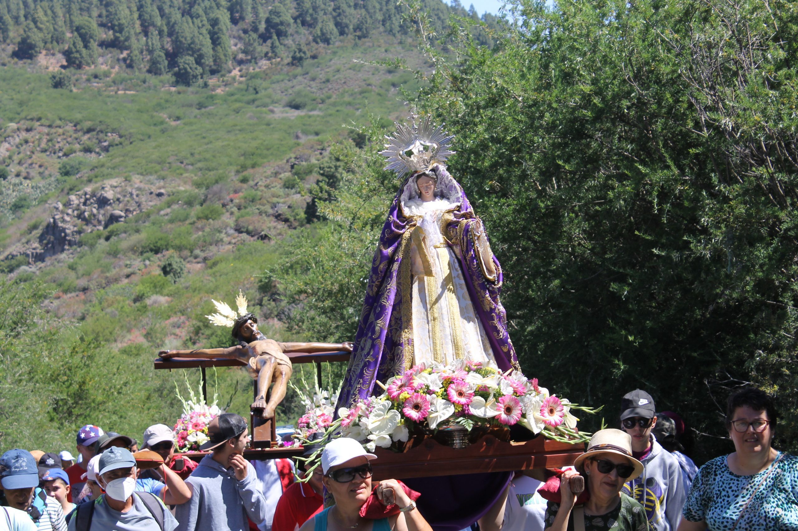 VALLE DE ARRIBA CELEBRÓ SU TRADICIONAL ROGATIVA DEL SEÑOR DEL VALLE
