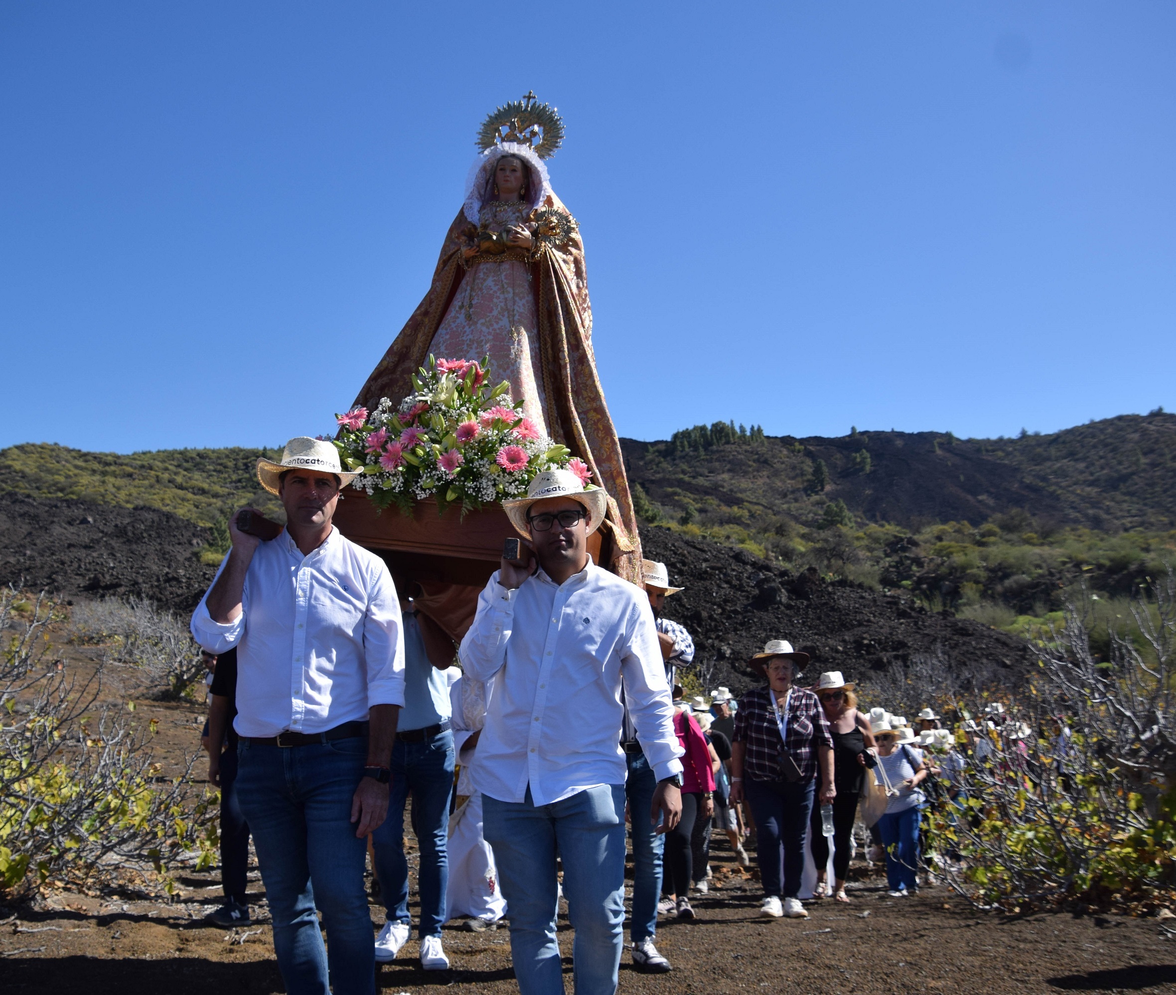 Santiago del Teide conmemoró los 114 años de la rogativa de Santa Ana hasta El Calvario de Las Manchas