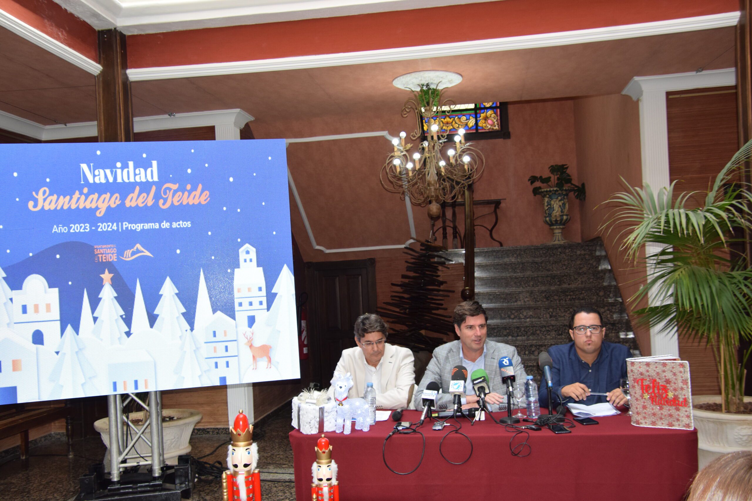El alcalde presenta la programación navideña de Santiago del Teide 2023/2024
