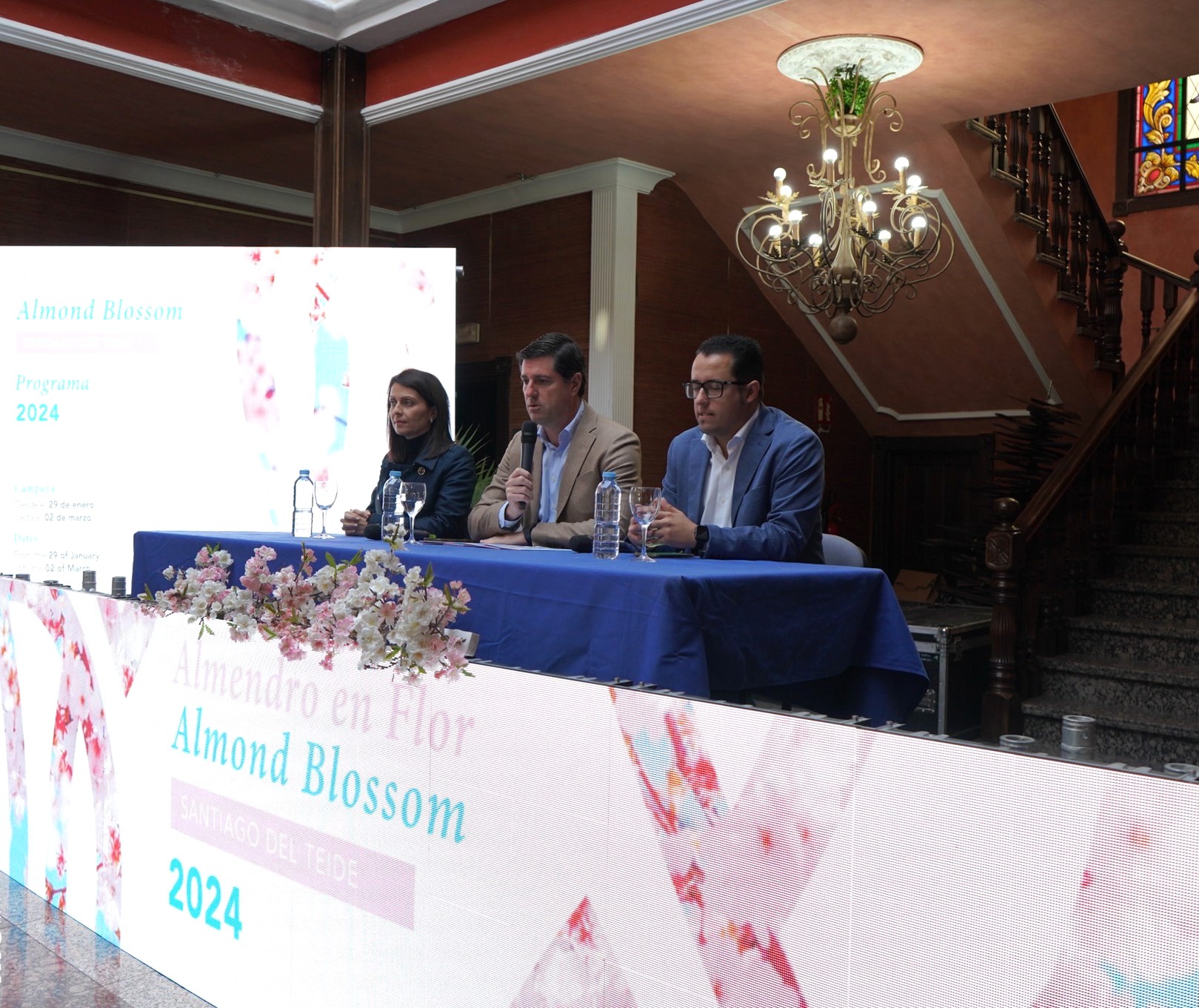 El alcalde presenta la 27º edición de la Campaña Almendro en Flor 2024
