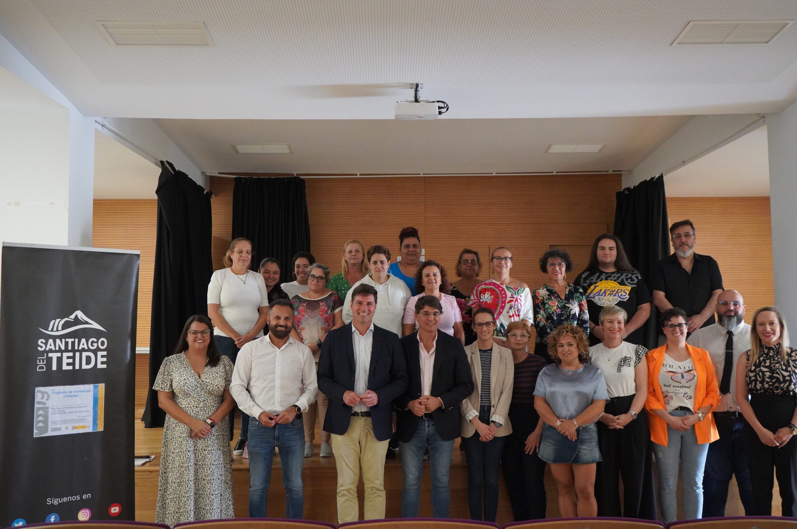 El alcalde presenta el primer Programa de Formación en Alternancia con el Empleo denominado “Santiago del Teide acompaña”