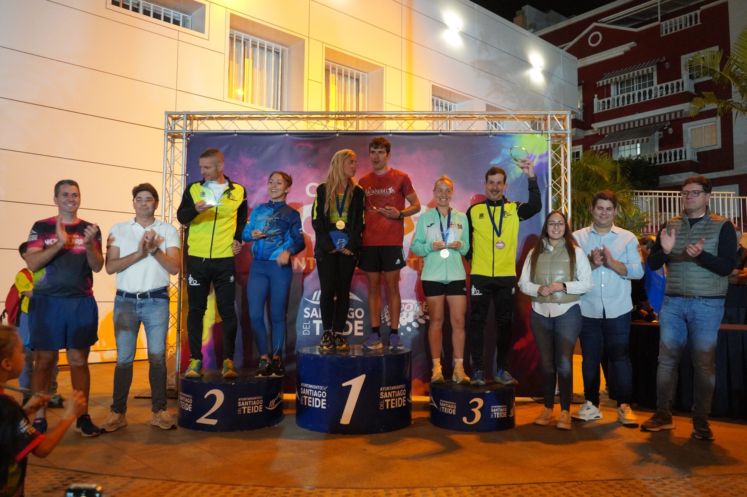 César Hernández y Brenda Morín ganadores absolutos de la distancia de 7km de la XII edición de la Carrera Nocturna de Santiago del Teide