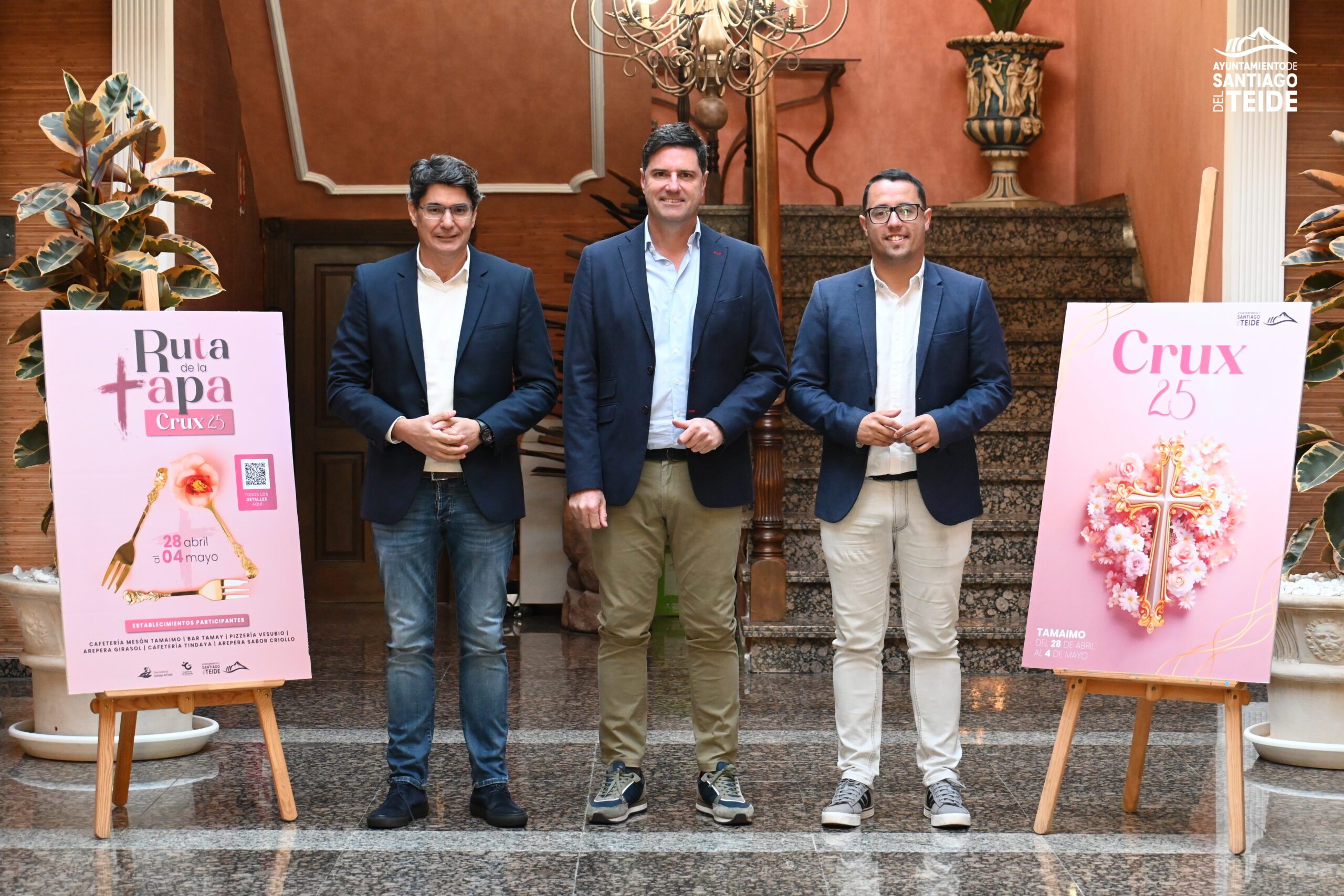 El alcalde presenta la programación del evento Crux25 con motivo de la celebración del Día de la Cruz