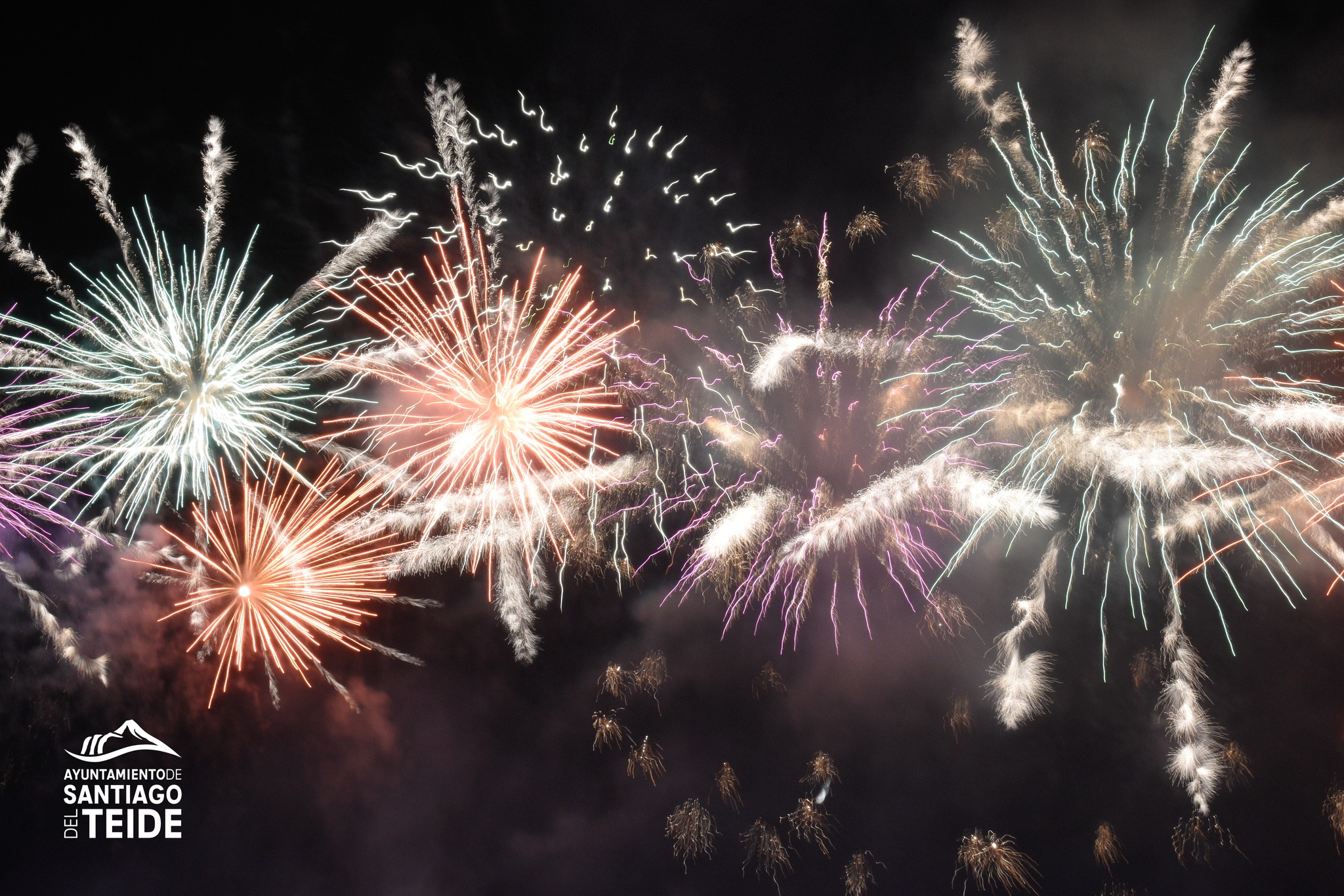La mayor exhibición pirotécnica de la historia de las fiestas de Puerto de Santiago se podrá ver este sábado